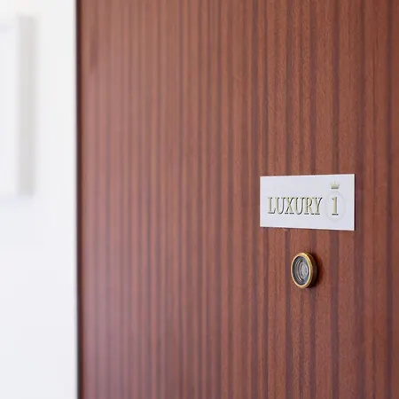 Luxury Apartment In Central City-3